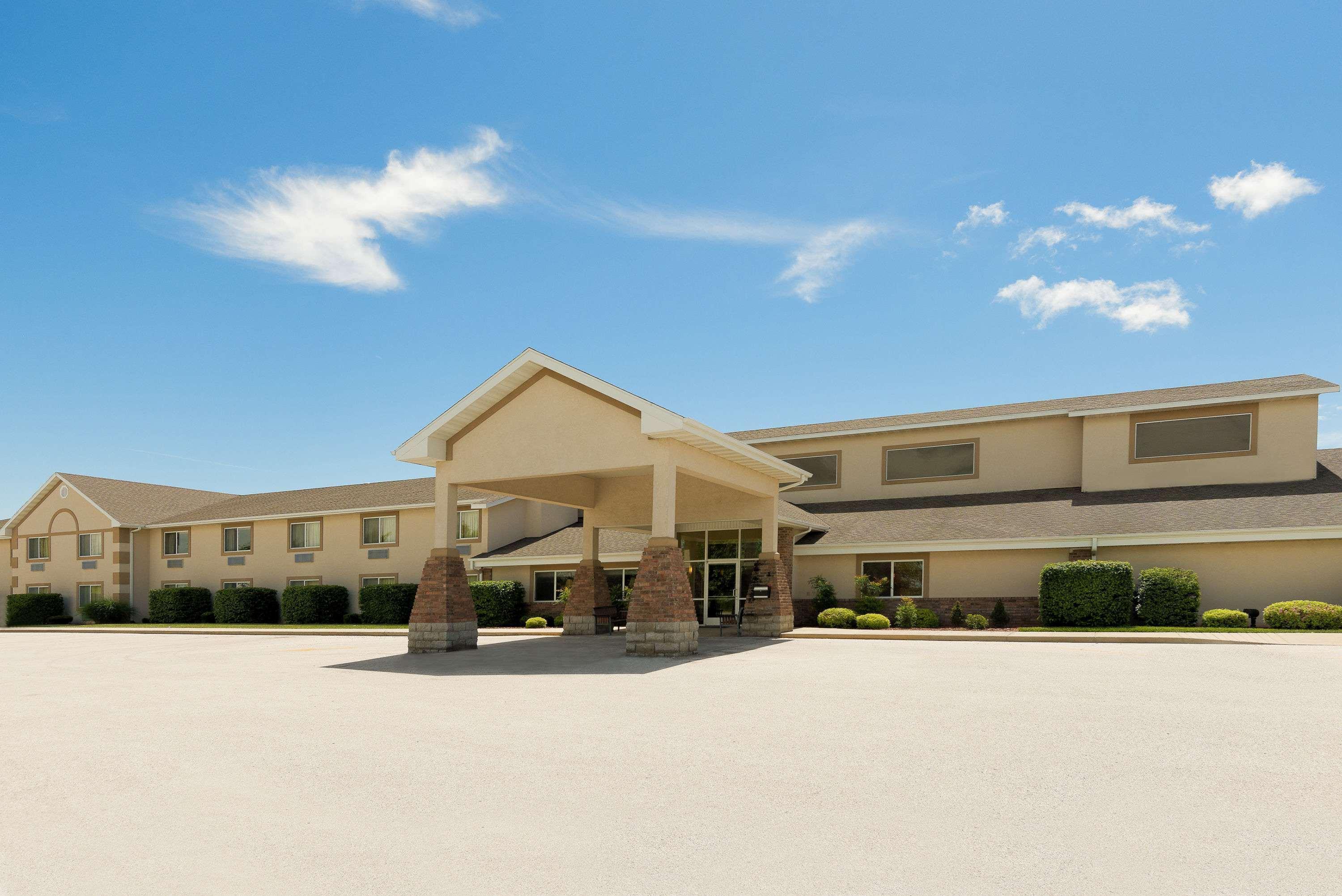 Americinn By Wyndham Republic Ngoại thất bức ảnh