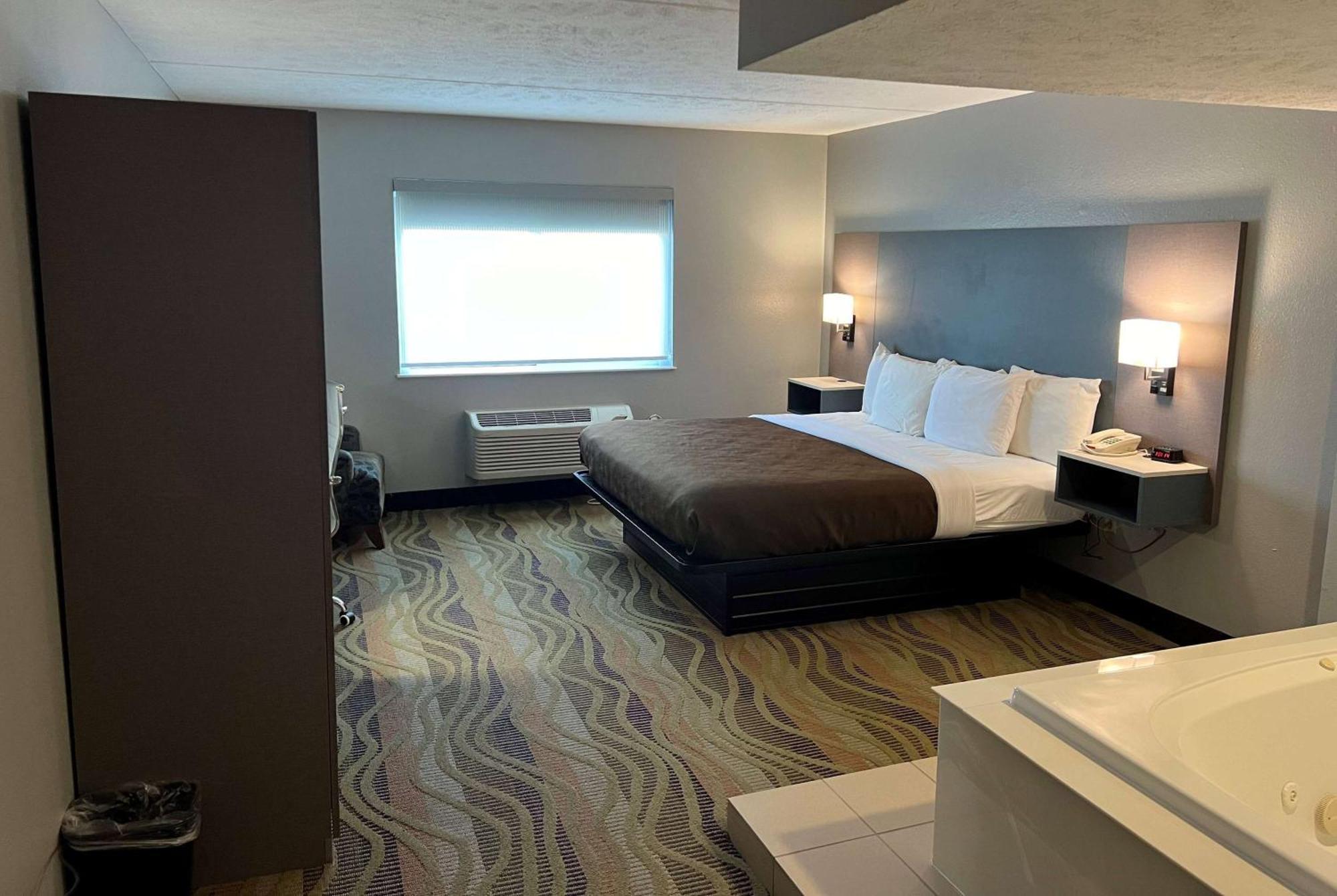 Americinn By Wyndham Republic Ngoại thất bức ảnh